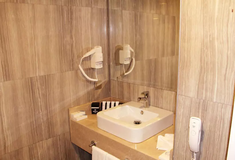 ホテル Manesol Fuar Beylikdüzü