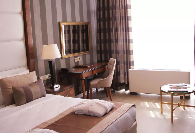 ホテル Manesol Fuar Beylikdüzü