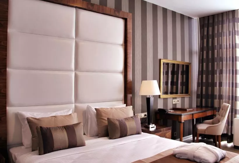 ホテル Manesol Fuar Beylikdüzü