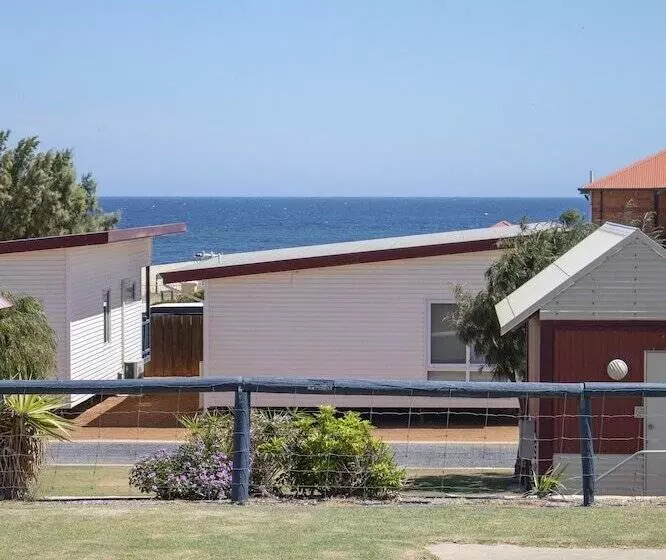 Отель Seaspray Beach Holiday Park