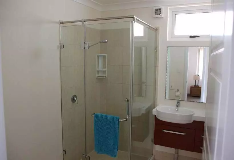 Отель Seaspray Beach Holiday Park