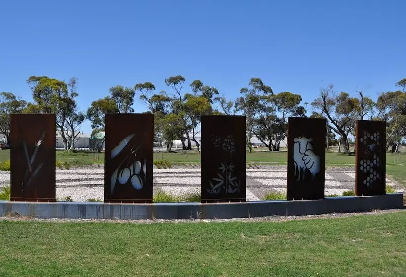 מוטל Keith Motor Inn