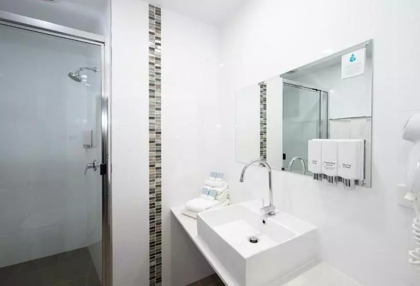 Motel New England Motor Lodge