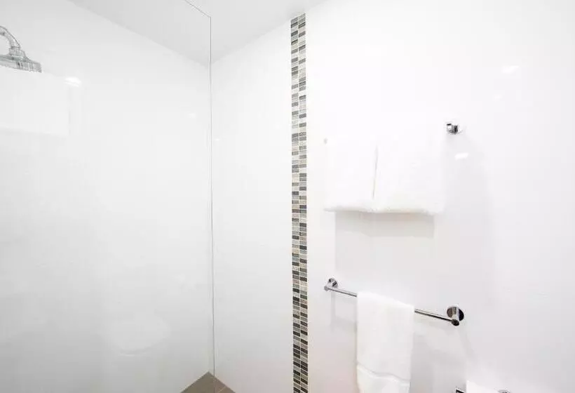 Motel New England Motor Lodge