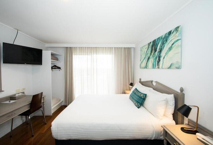 汽车旅馆 New England Motor Lodge