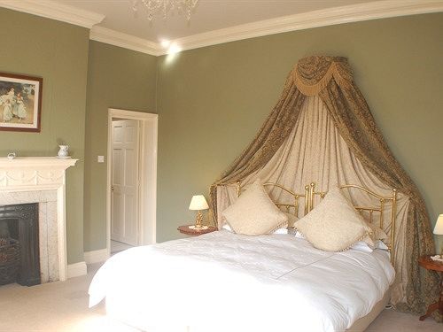 The Wold Cottage  B&b