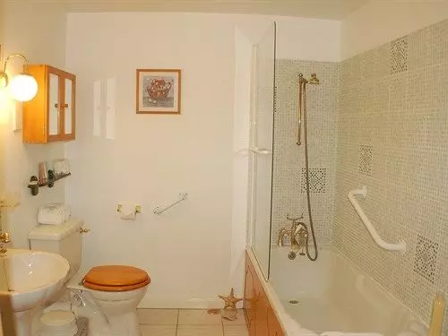 The Wold Cottage  B&b