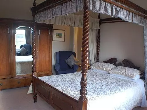 The Wold Cottage  B&b