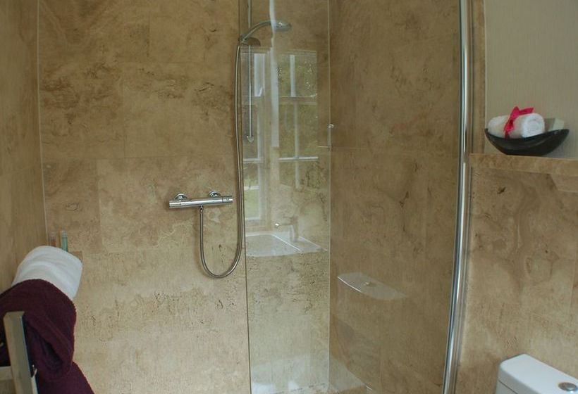 The Wold Cottage  B&b