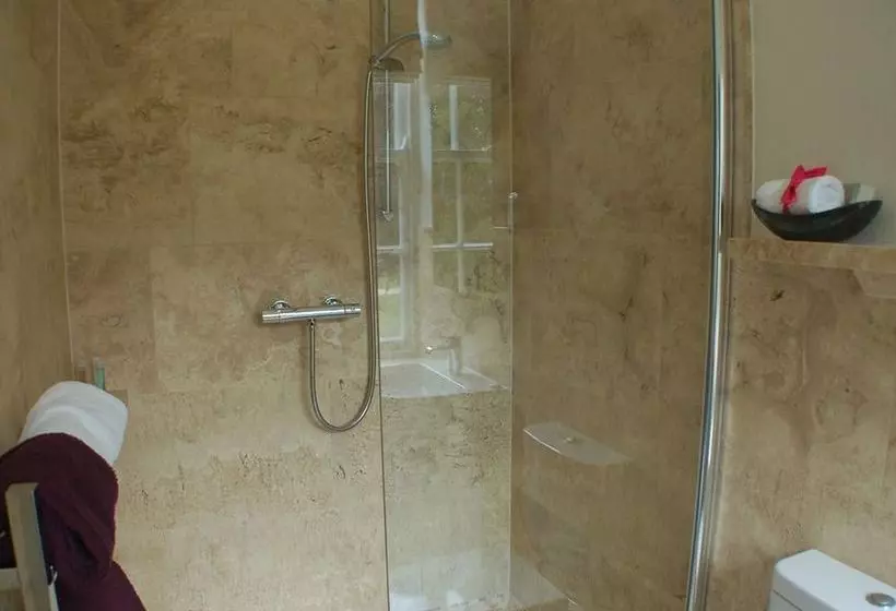 The Wold Cottage  B&b