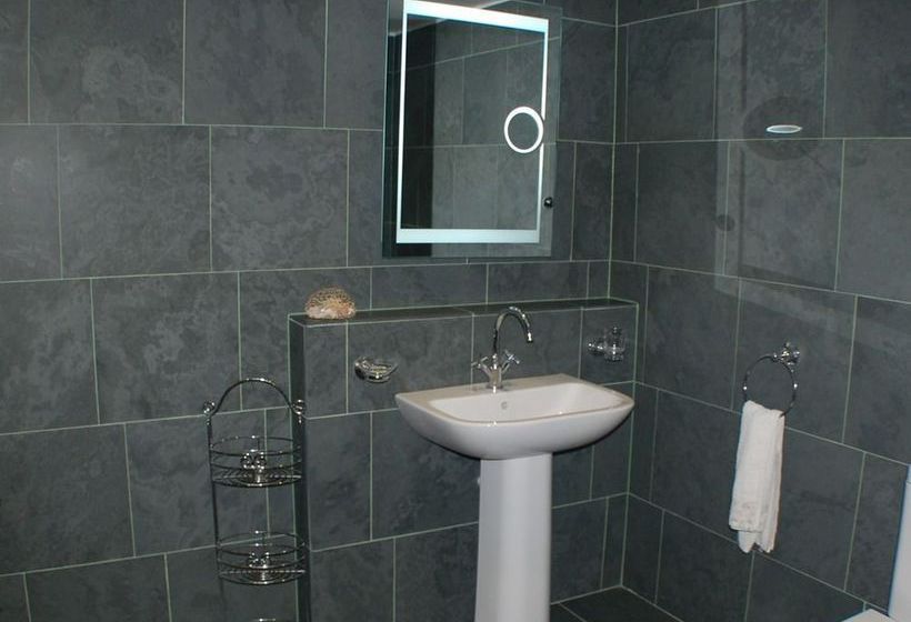 The Wold Cottage  B&b