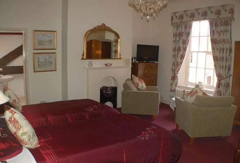 The Wold Cottage  B&b