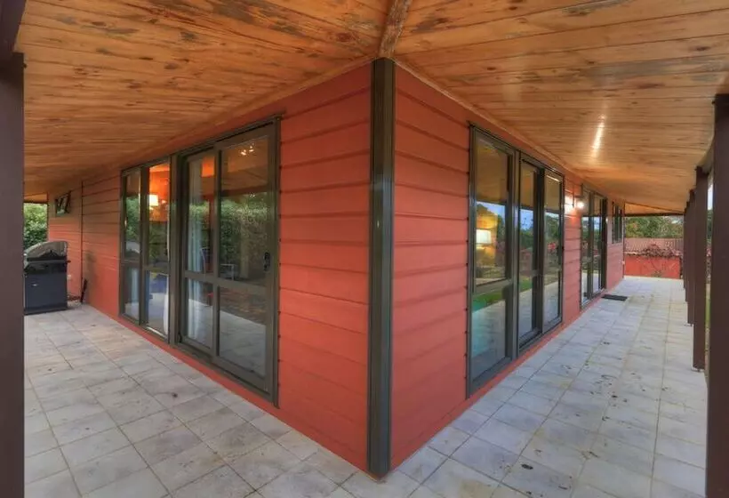 Dii Elduu House & Cottage