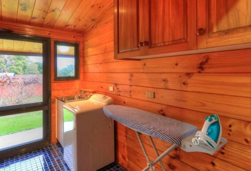 Dii Elduu House & Cottage