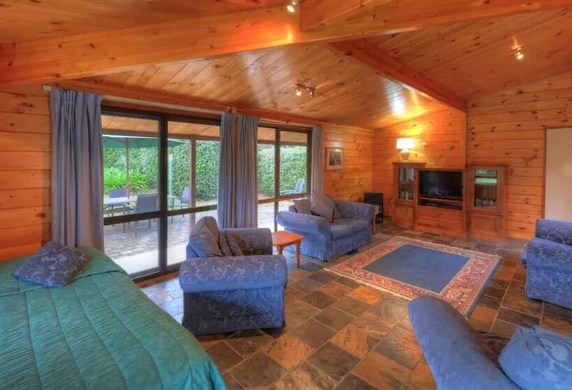 Dii Elduu House & Cottage