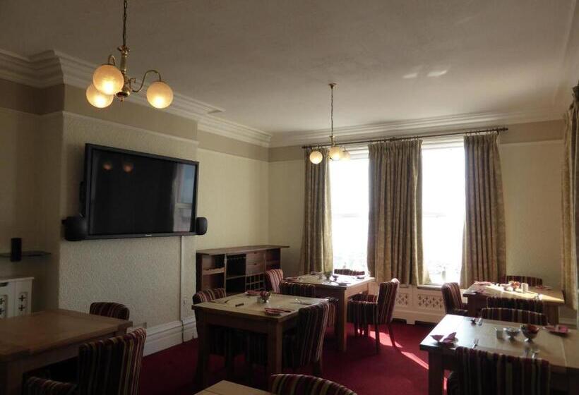 Hotelli Bailey Ground Lodge