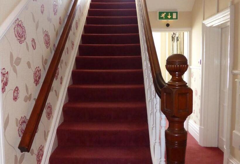 Hotelli Bailey Ground Lodge