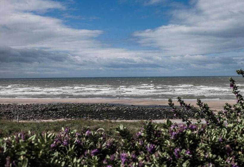 Hotelli Bailey Ground Lodge