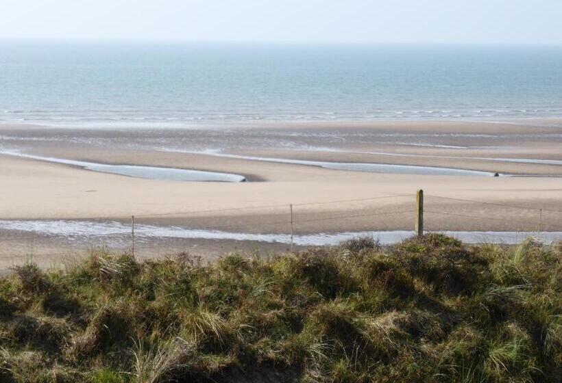 Hotelli Bailey Ground Lodge