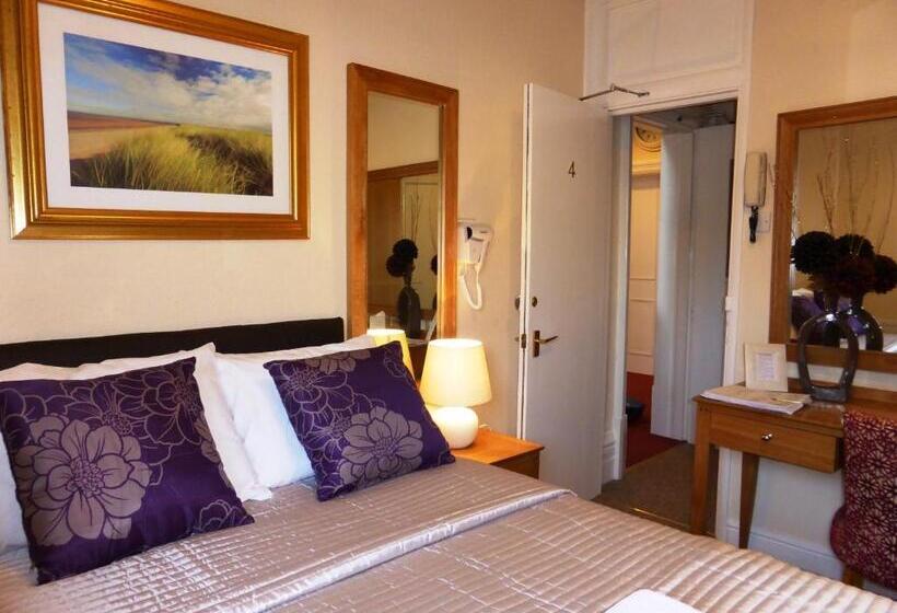 Hotelli Bailey Ground Lodge