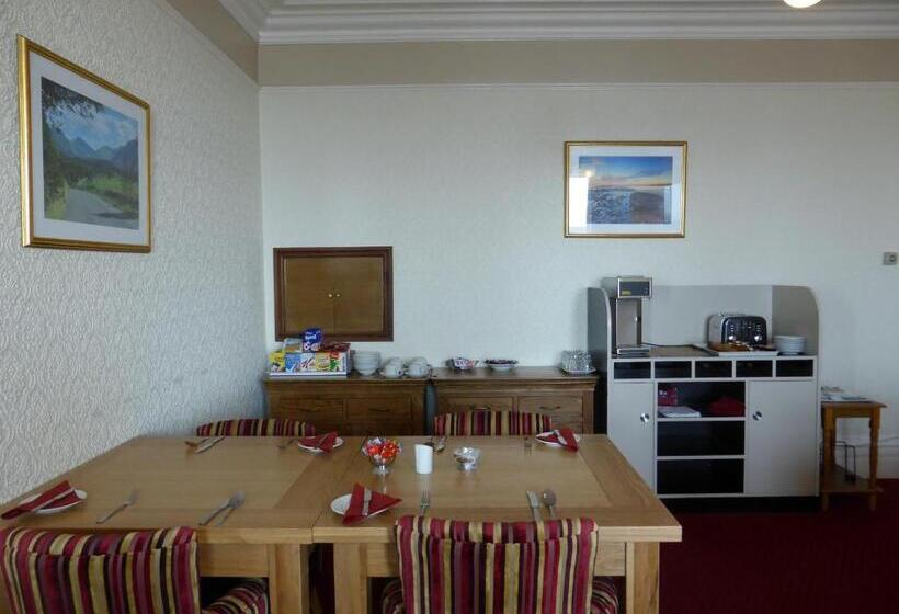 Hotelli Bailey Ground Lodge