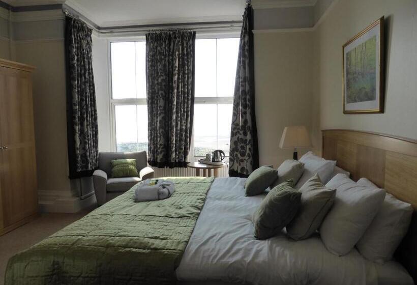 Hotelli Bailey Ground Lodge