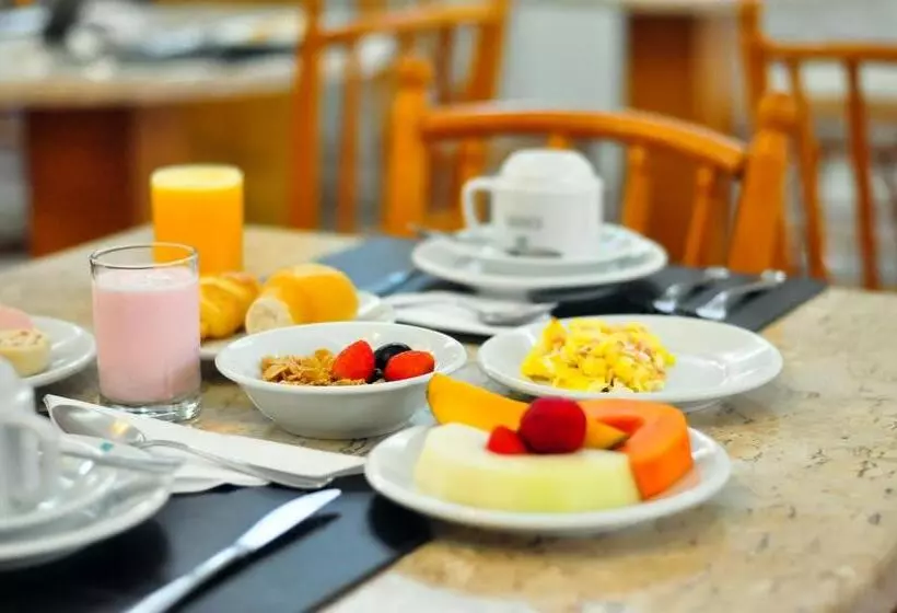 ホテル Caitá Hotéis