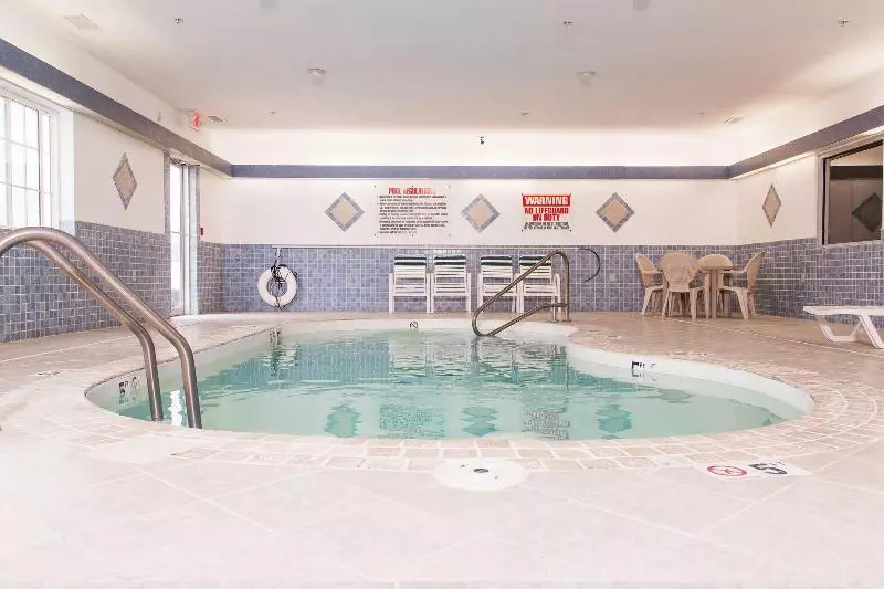 Hotelli Countryside Suites Lincoln I80