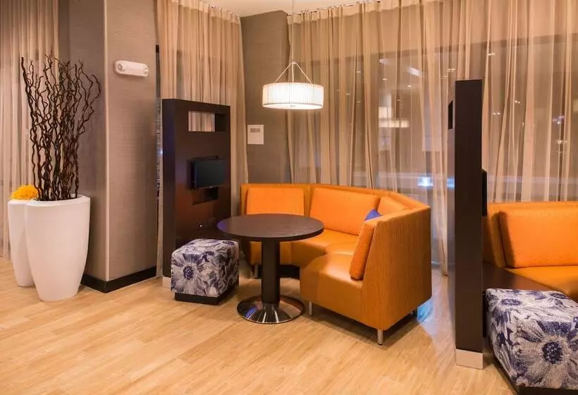 호텔 Courtyard By Marriott Jacksonville