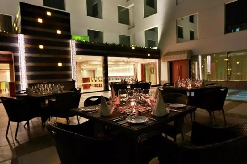 בית מלון כפרי Golden Tulip Vasundhara