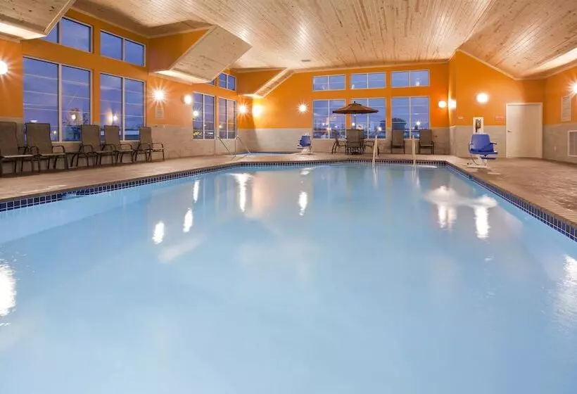 Grandstay Hotel & Suites Morris