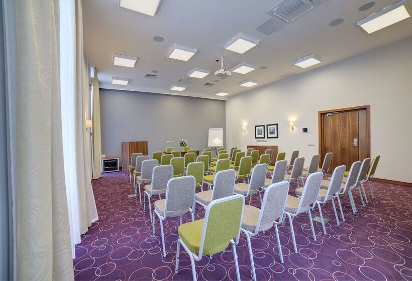 فندق Hampton By Hilton Ufa