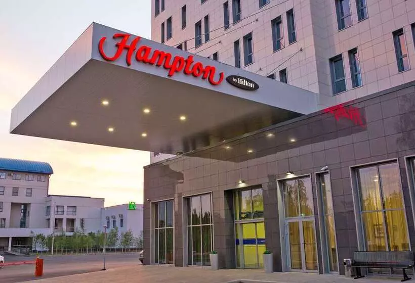 Отель Hampton By Hilton Ufa