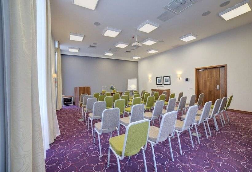 فندق Hampton By Hilton Ufa