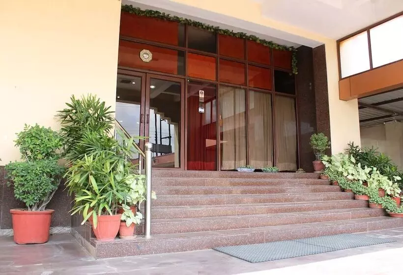 Hotel Maiden Residency