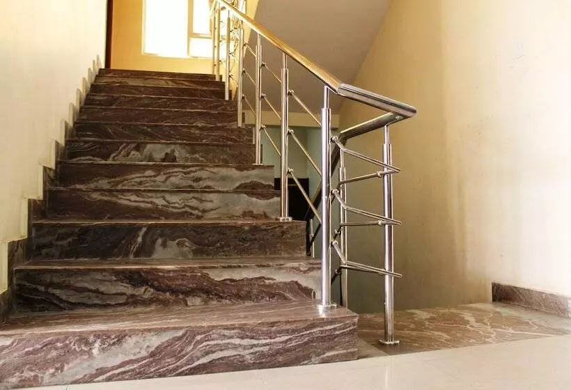 Hotel Maiden Residency