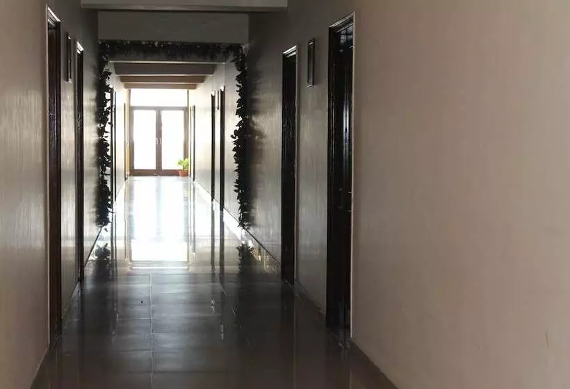 Hotel Maiden Residency