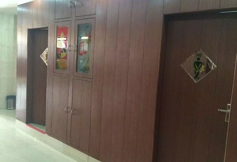 Hotel Maiden Residency