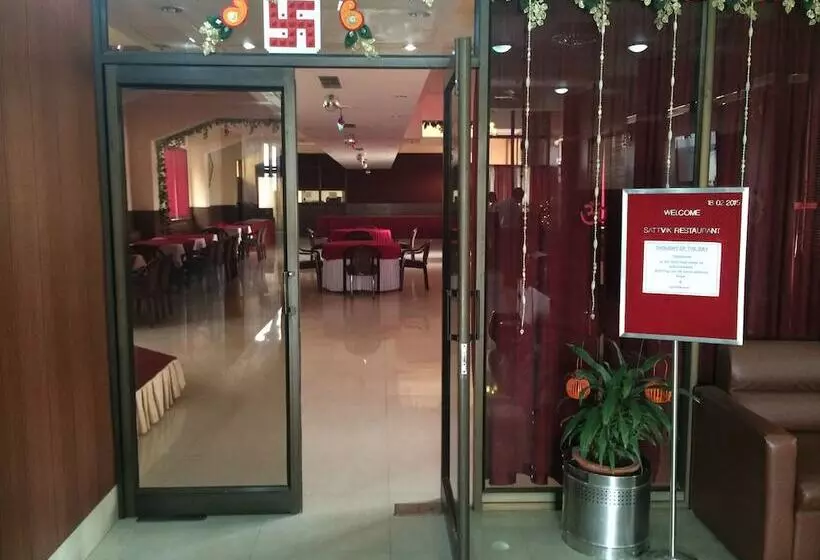 Hotel Maiden Residency