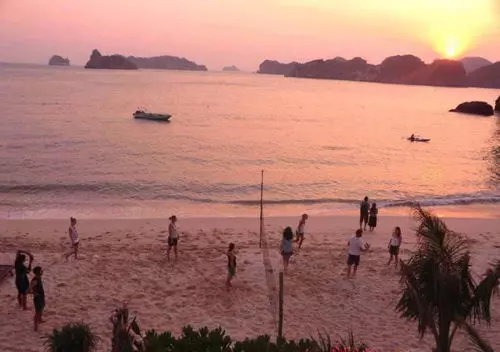 هتل Monkey Island Resort