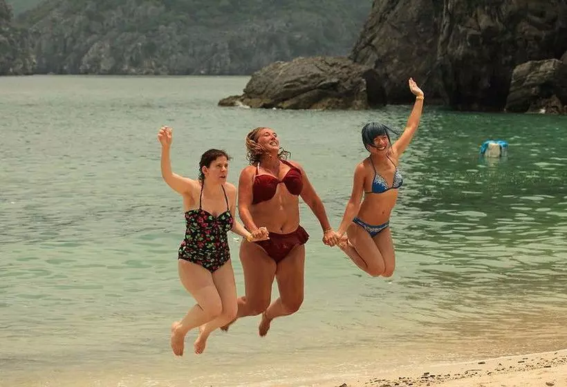 هتل Monkey Island Resort