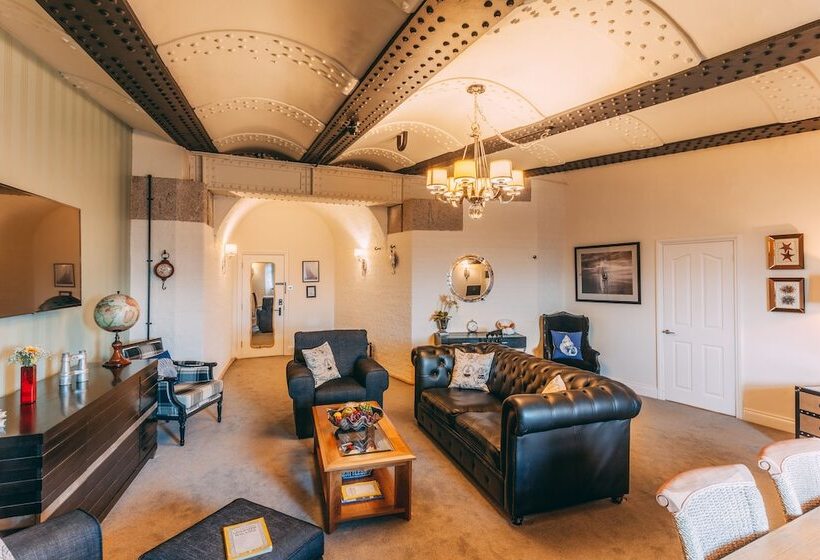 فندق No Man's Fort