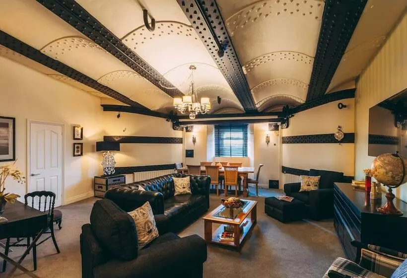 هتل No Man's Fort