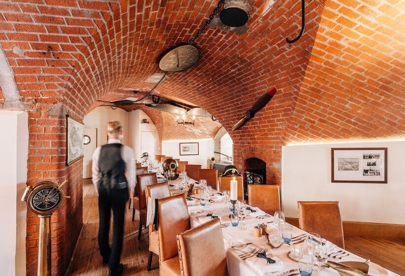 فندق No Man's Fort