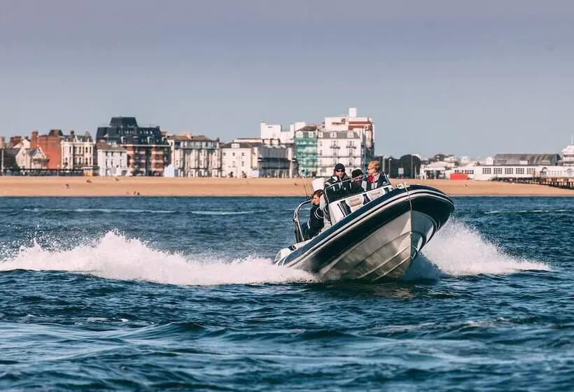 هتل No Man's Fort