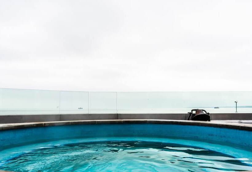 فندق No Man's Fort