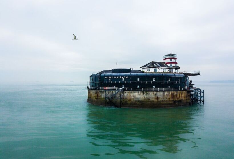 فندق No Man's Fort