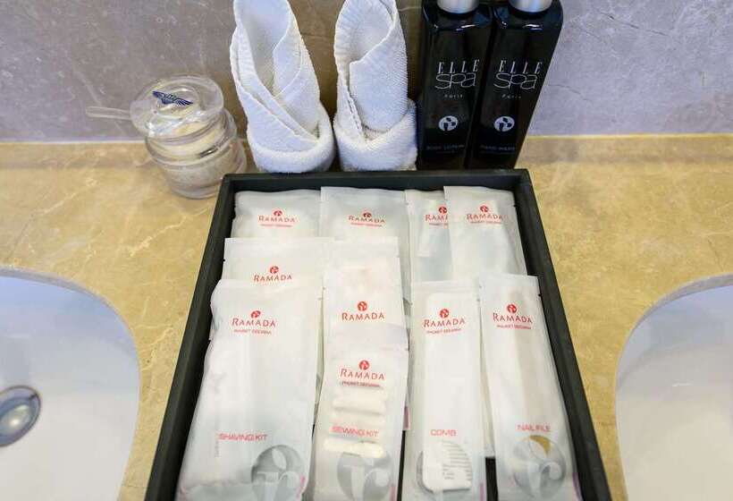 酒店 Ramada By Wyndham Phuket Deevana