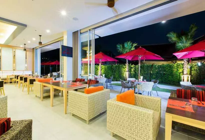 호텔 Ramada By Wyndham Phuket Deevana