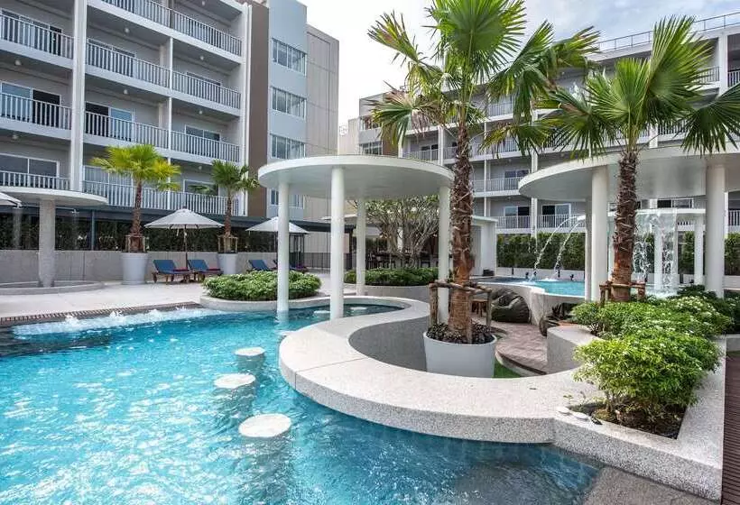 호텔 Ramada By Wyndham Phuket Deevana